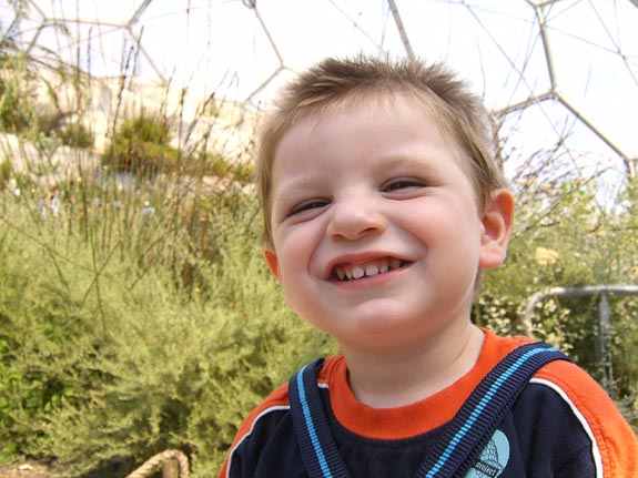 [Tom's in yer face at the Eden Project]